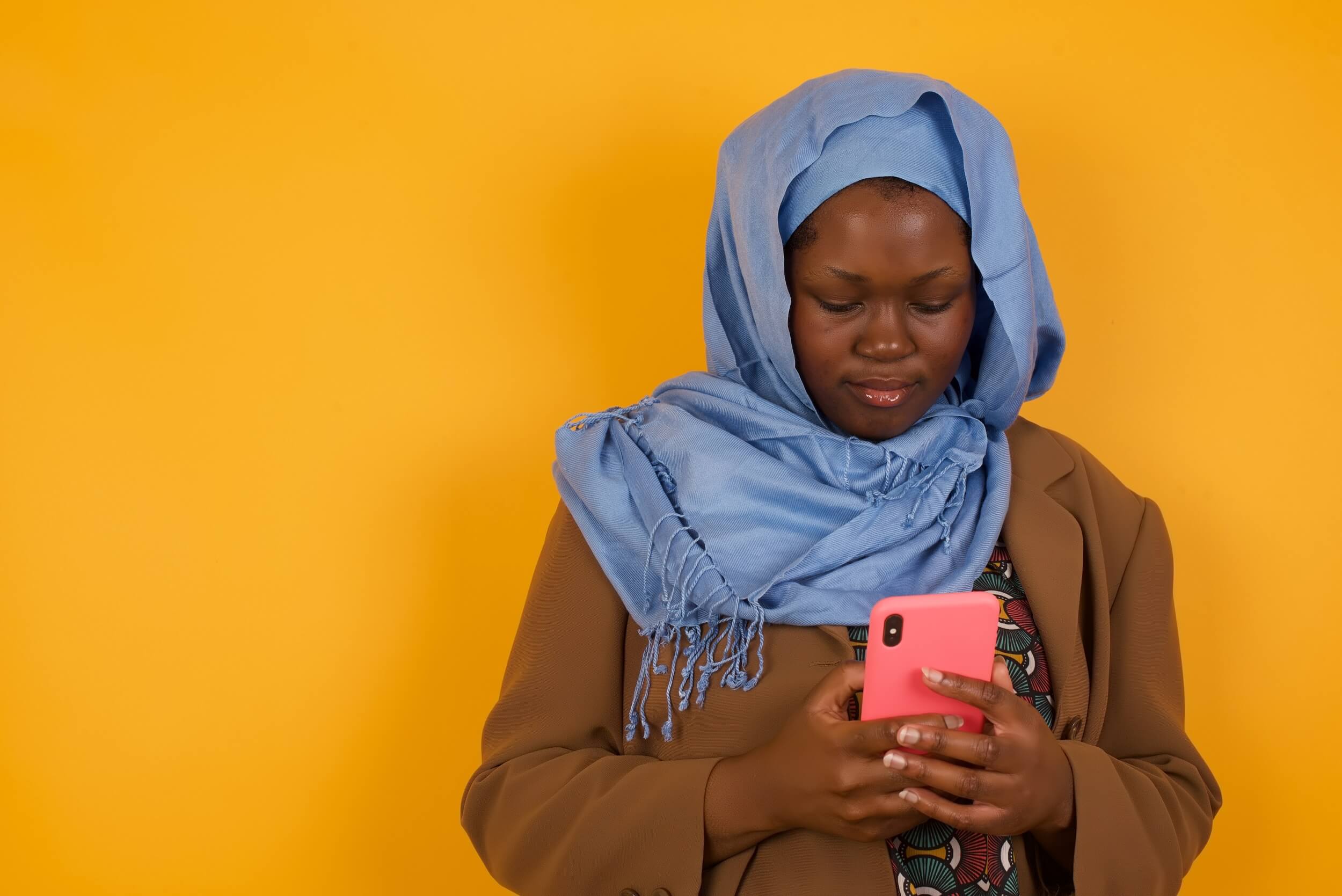 femme au téléphone