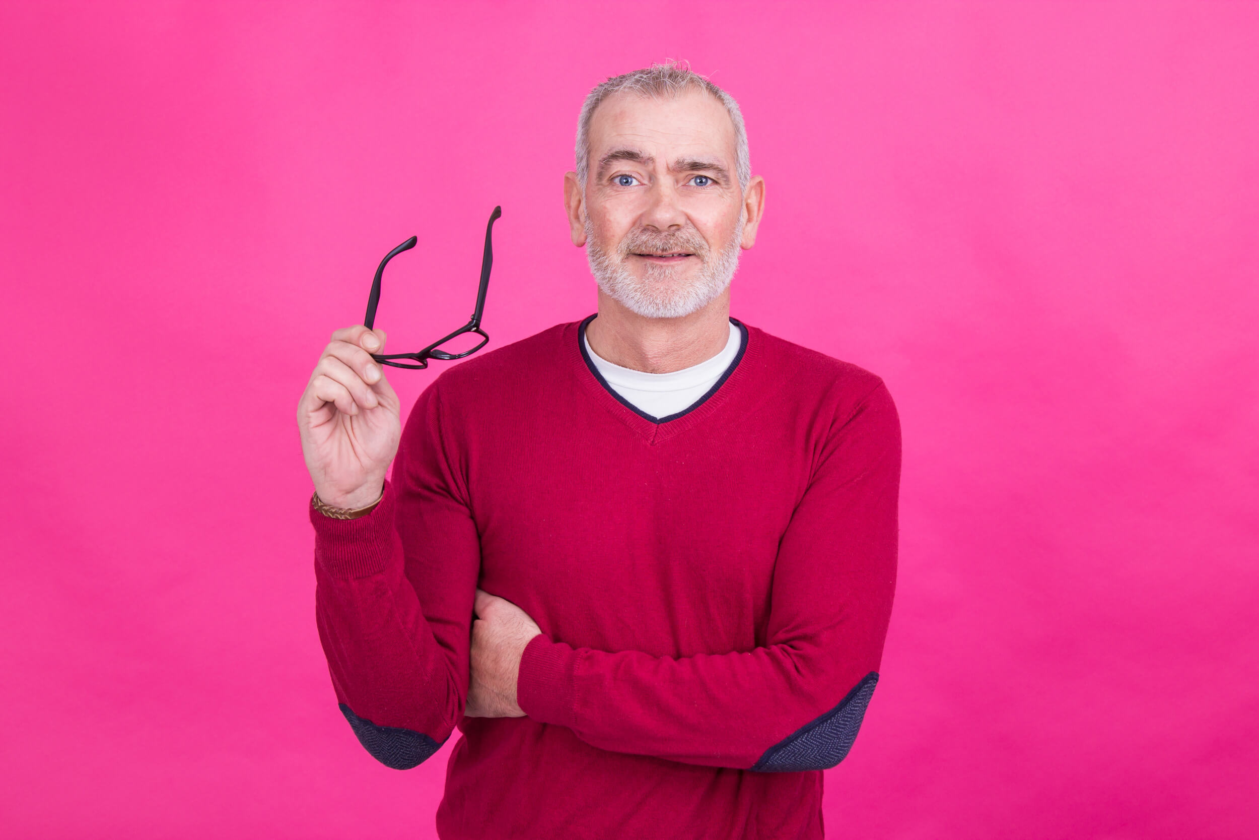 vieil homme à lunettes